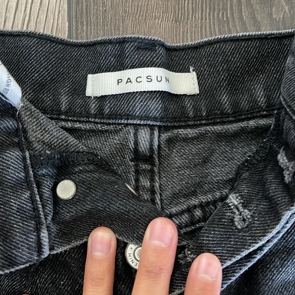 High rise icon dark denim shorts - Picture 3 of 5